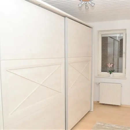 200m² In Walldorf - Sap דירה